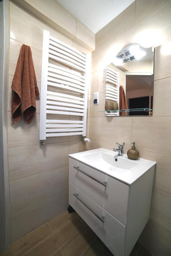 Apartament Naleczow Dom Pod Orzechami Kültér fotó